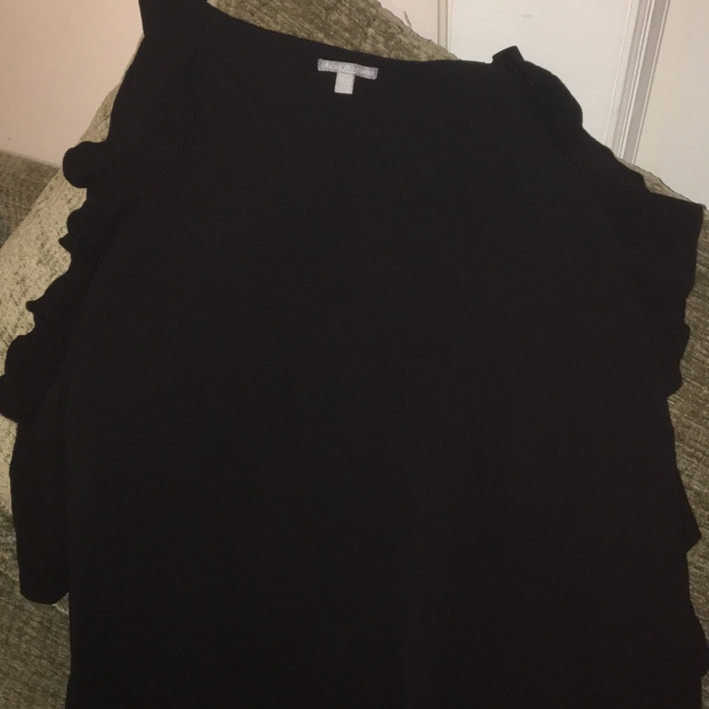 Black super cute off shoulder top!